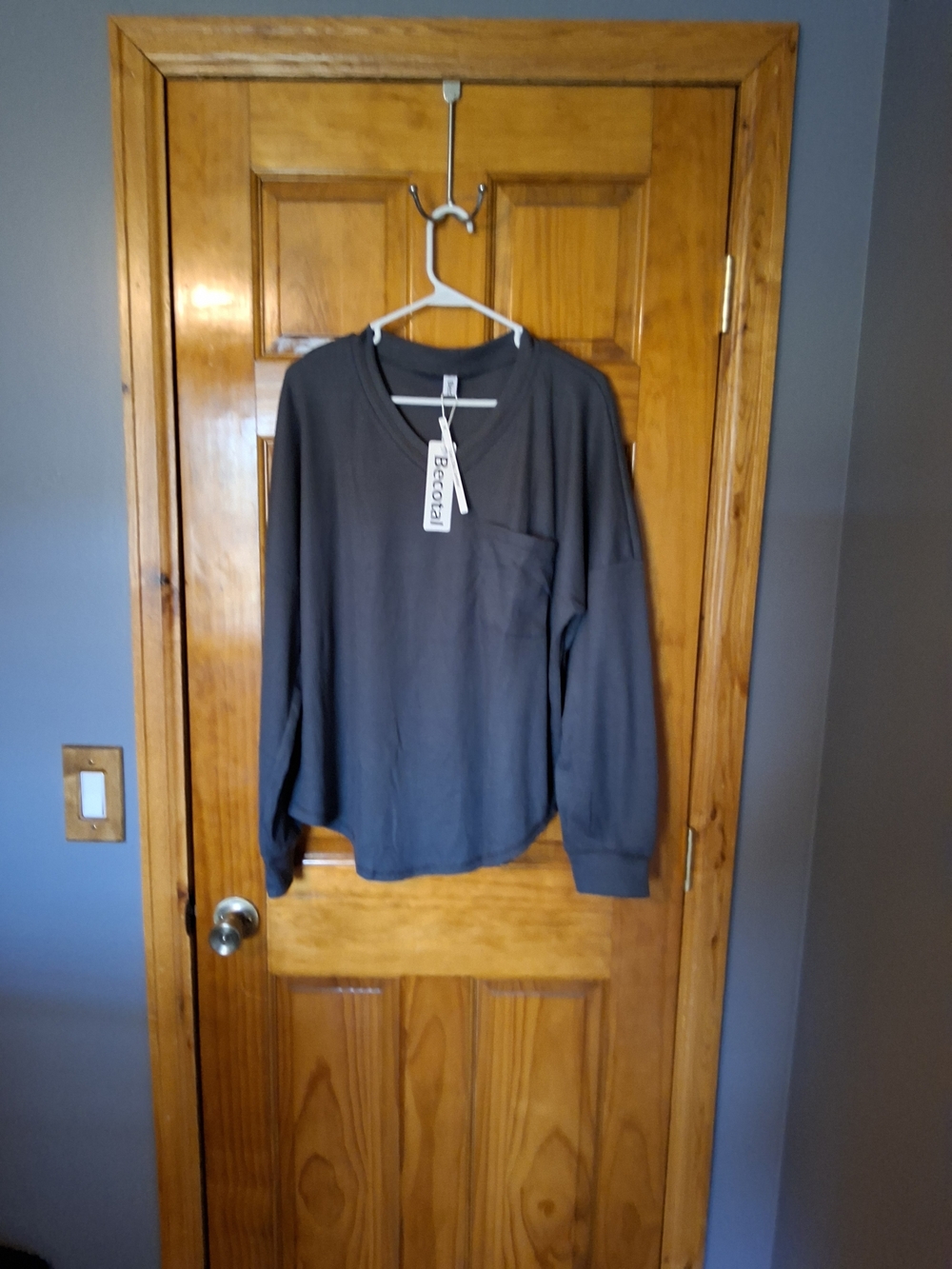 BECCA Men's Long Sleeve Pocket Tee in Charcoal Gray